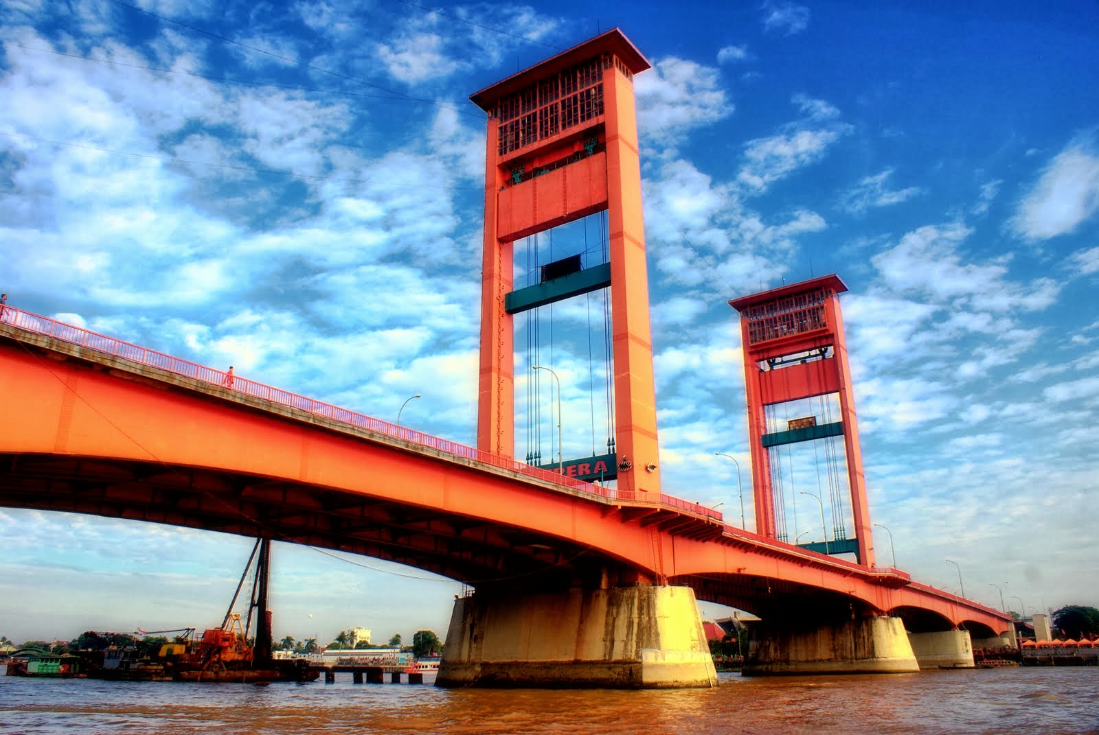 8 Jembatan Eksotis Di Indonesia Yang Keelokannya Bertambah Di